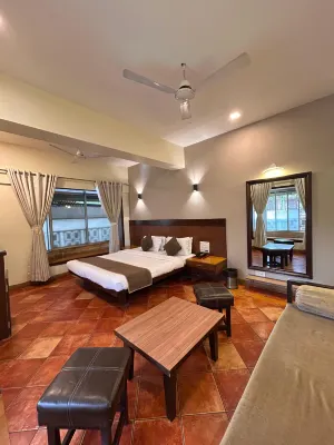 Hotel Chandralok Hotels in Khondagewadi