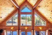 Straight from the Heart 3 Bedroom Cabin by RedAwning