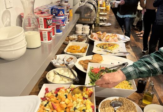 더 로지 레드 훅 인테리어