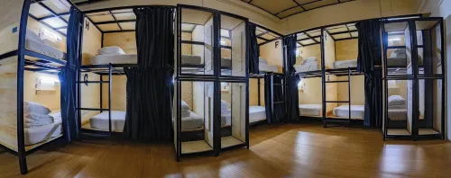 Poolside by Mingle - Party Hostel with Private Pool