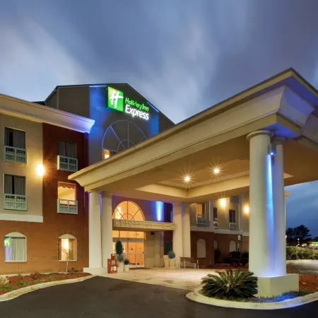 Holiday Inn Express & Suites THOMASVILLE by IHG