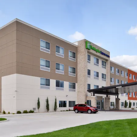 Holiday Inn Express & Suites LEE'S SUMMIT - KANSAS CITY by IHG