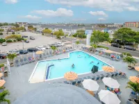 Commander Hotel & Suites - Meerblick