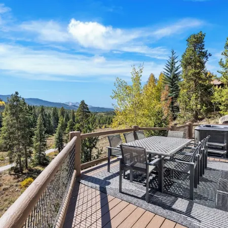 Luxury Keystone Riverfront House w/ Hot Tub, Mountain Views, Golf & Ski Access
