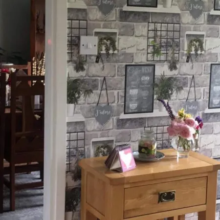 2-Bed House Sleeps 4 - Enclosed Garden - Tv & WiFi