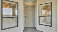 402 Summerhouse by Avantstay Beachfront Condo w/ Community Pool Access