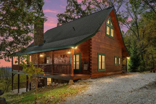 A+ Mountain Vistas ❃ Starlink ❃ Fire Pit ❃ Secluded ❃ 15 miles to National Park