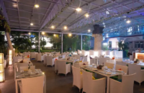 Maashpi Hotel & Resort