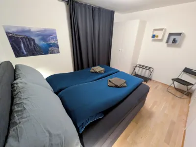 Bright 2-bedroom apartment with spectacular fjord views in Jørpeland. Отели в г. 