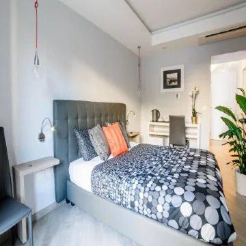 Riviera Luxury Suites