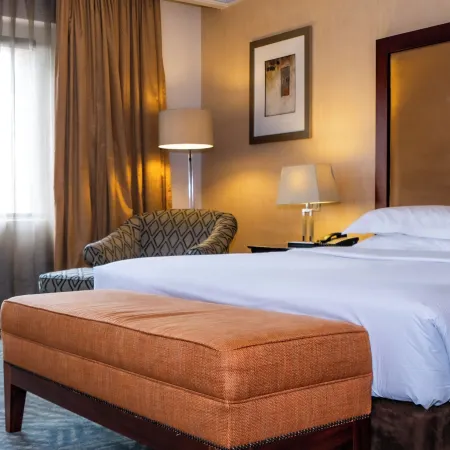 Royal Majestic Hotel Отели рядом с достопримечательностью «Роузбенк»
