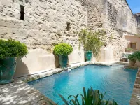 Heated Pool Apartment in Uzes