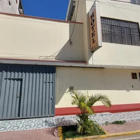 HOTEL CERRO BLANCO