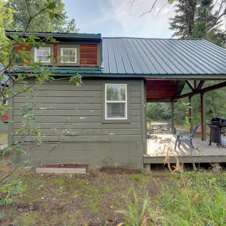 Ski, Hike, Relax By Water: Rustic Mccall Tiny Home