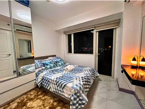 Stay Beside Mall of Asia Walk & Explore