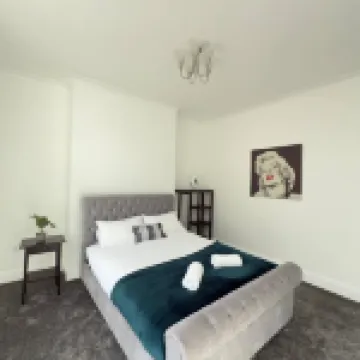 The One Bed Hideaway