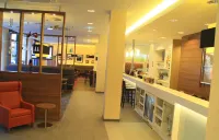 Hampton by Hilton Nuremberg City Centre - bar