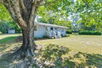 Walk to Dtwn Pine Mountain! Quiet Cottage w/ Yard - Wifi
