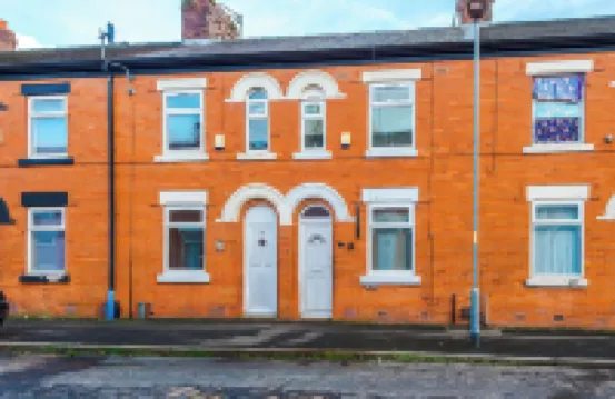 Cosy 2 bed house - 15 minutes from City
