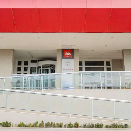 ibis Macae
