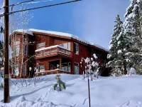 Family Friendly, Gorgeous Views and steps to Tahoe Donner Ski Hill