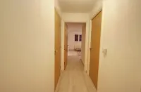 2 Double Bed Flat, En-suite, Top Floor, With Private Parking Hotels in Hatfield