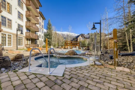 Passage Point 623B Condo