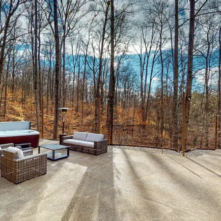 Hot Tub & Fire Pit: Wooded Indiana Escape