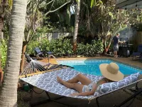 Tropical Beach House! - Private Pools