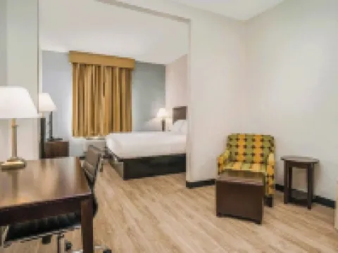 The Windstar Hotel - Near Emerald Isle Hotels in Cedar Point