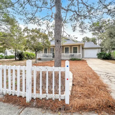 Beautiful Beach Cottage! West End!  3 Blks to Beach! Front & Back Porch! Save $$