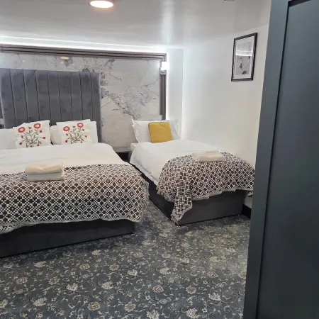 Ababeel Hotel Отели рядом с достопримечательностью «Сайрхолл Милл»