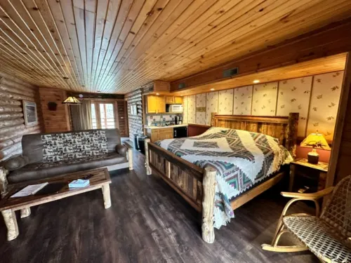 Cedar Lodge and Settlement - Jacuzzi