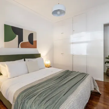 Stylish 1BR Retreat Near Alimos Beach Tram