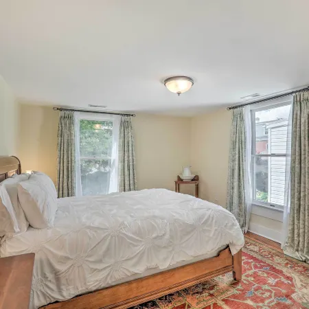 Charming Lambertville Retreat - 1 Mi to River!