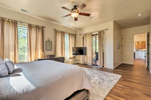 Spacious Flagstaff Home w/ Fire Pit & Game Room! - Parvekkeita