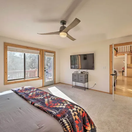 Hot Tub and Mtn View Dog-Friendly Payson Getaway!