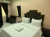 Next Level Hotel & Suites