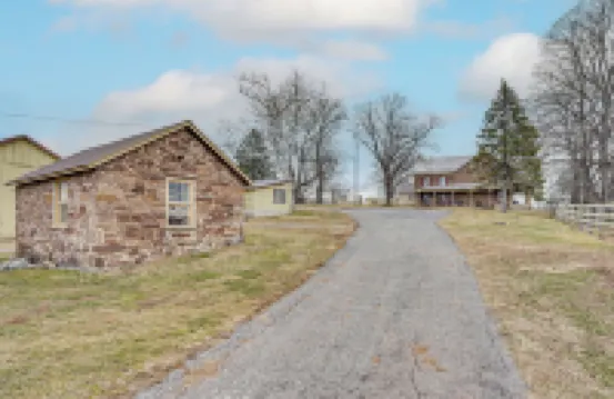 Rural & Historic Detour Escape w/ Horses On-site!
