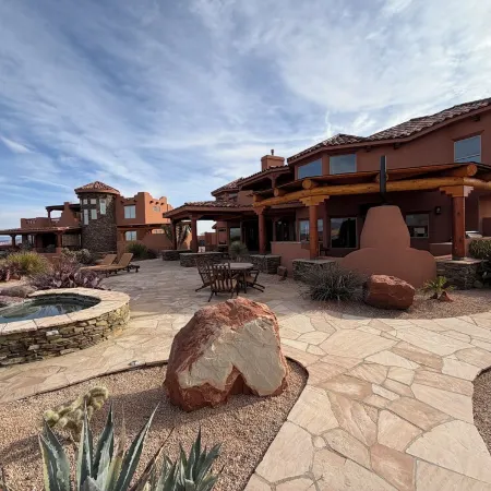 KOKOPELLI HOUSE-Enchanting/Luxurious Desert Southwestern Home w/Panoramic views!