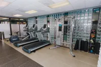 DoubleTree by Hilton Hotel Bloomington - gimnasio