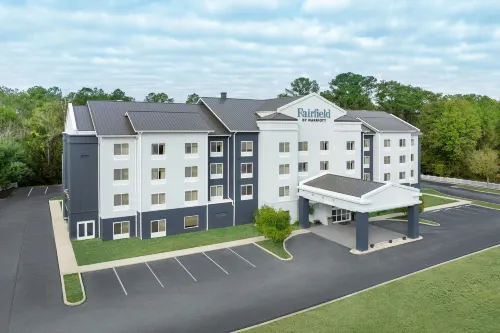 Fairfield Inn & Suites Lake City - Parkplatz