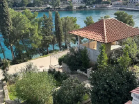 Apartment Dino Hotels in Splitska