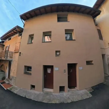 Casa Alone