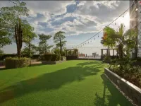 2 Bedrooms luxury at Vida View Apartement Makassar by Cua - Pools