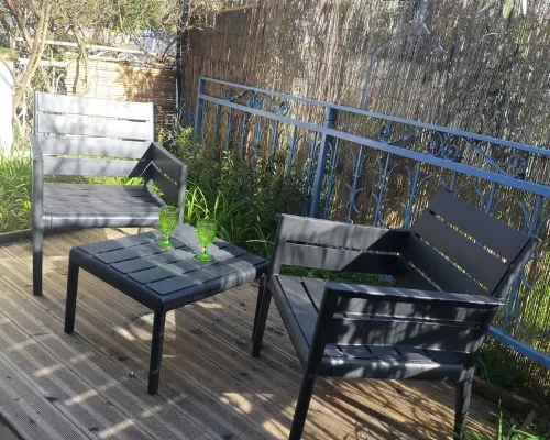 Maisonnette Ideally Located at the Foot of the Napoleon Bridge Hotels in Moissac