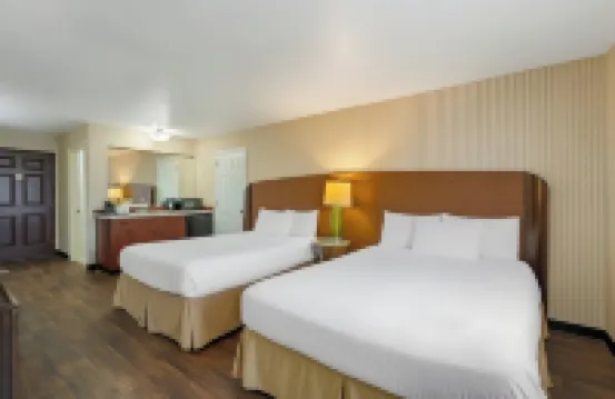 Rogue Regency Inn & Suites