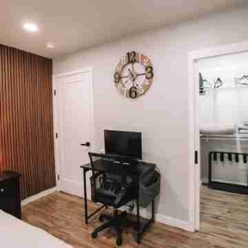 Rooftop Lake Union & Skyline Views -- New Eco Home in Wallingford Rooms