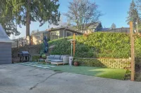 Walk to Shipyard: Bremerton Home w/ Patio!