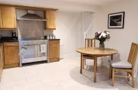 鄉村靜居私人度假屋，帶熱水浴缸 - 民宿